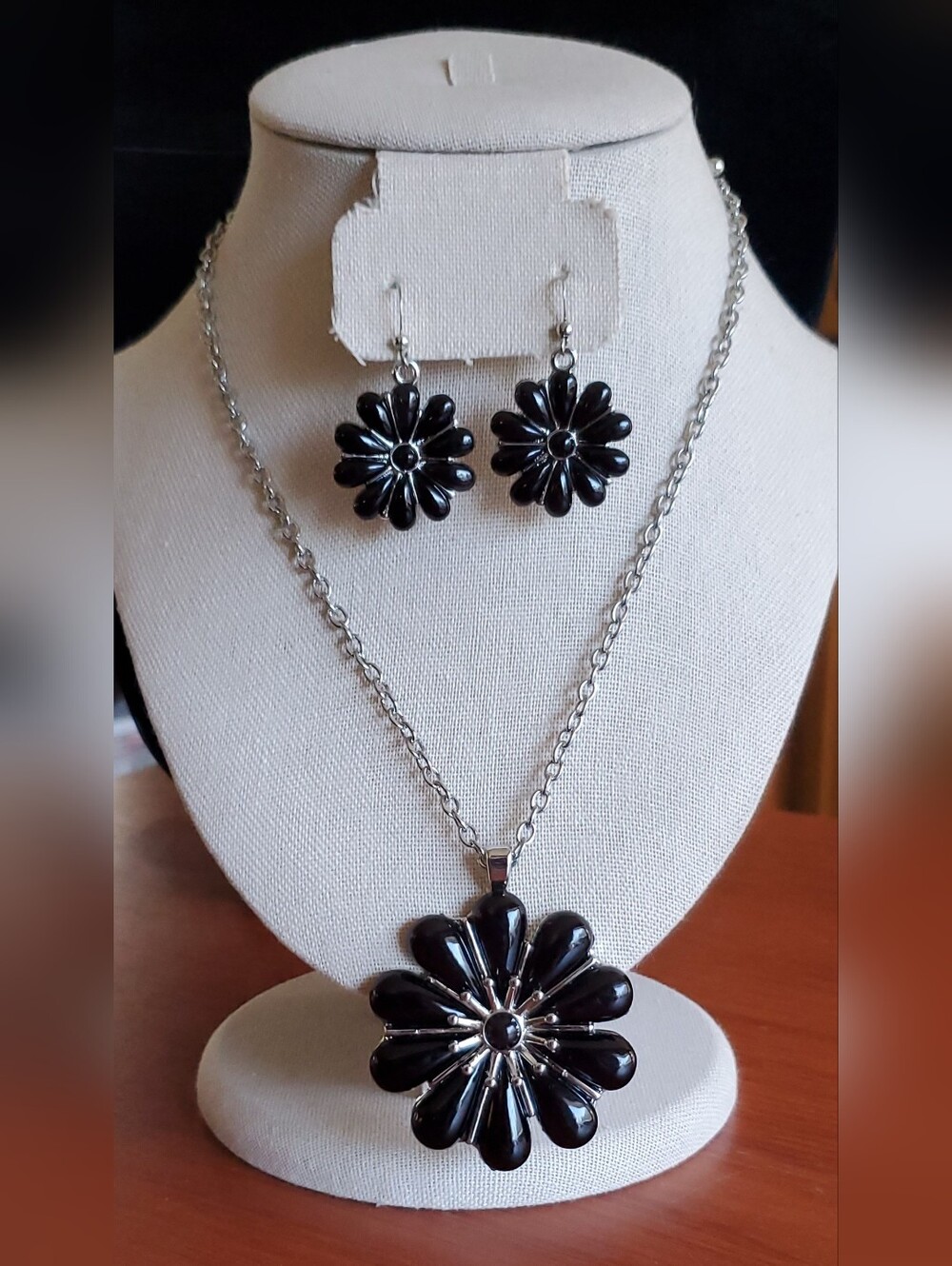 Xiu Pu Jewelry Black Star Burst Flower Pendant Necklace Earrings Silver Metal